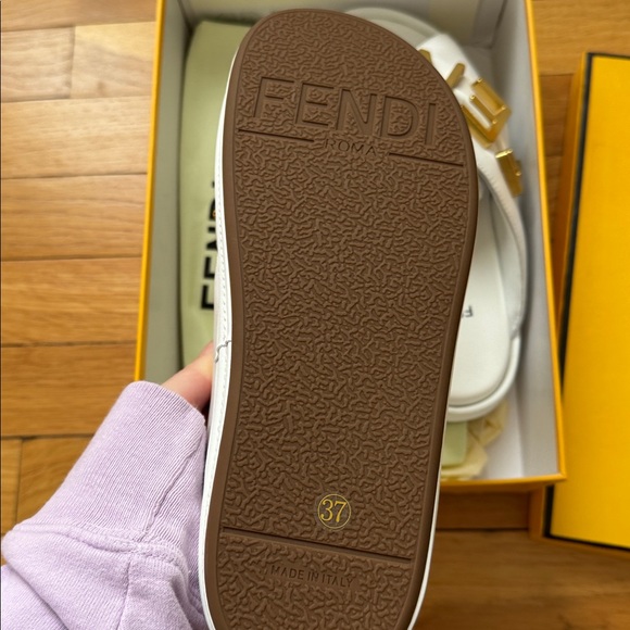 Fashion White Slides with Gold Accents - Picture 4 of 8